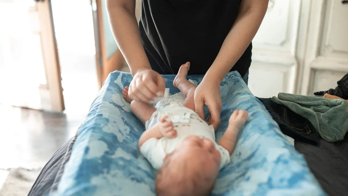How to Change a Diaper Step by Step: Newborn Boys and Girls, the Umbilical Cord, and Keeping One Hand on Baby